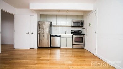 Stanhope Street in Brooklyn, NY - Building Photo - Building Photo