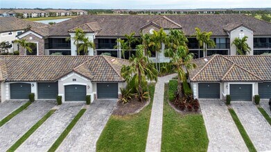 5548 Palmer Cir in Bradenton, FL - Building Photo - Building Photo