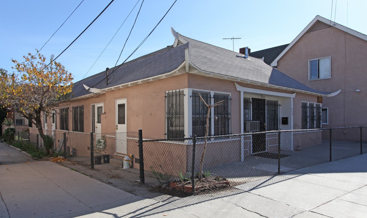 960-968 Yale St in Los Angeles, CA - Building Photo