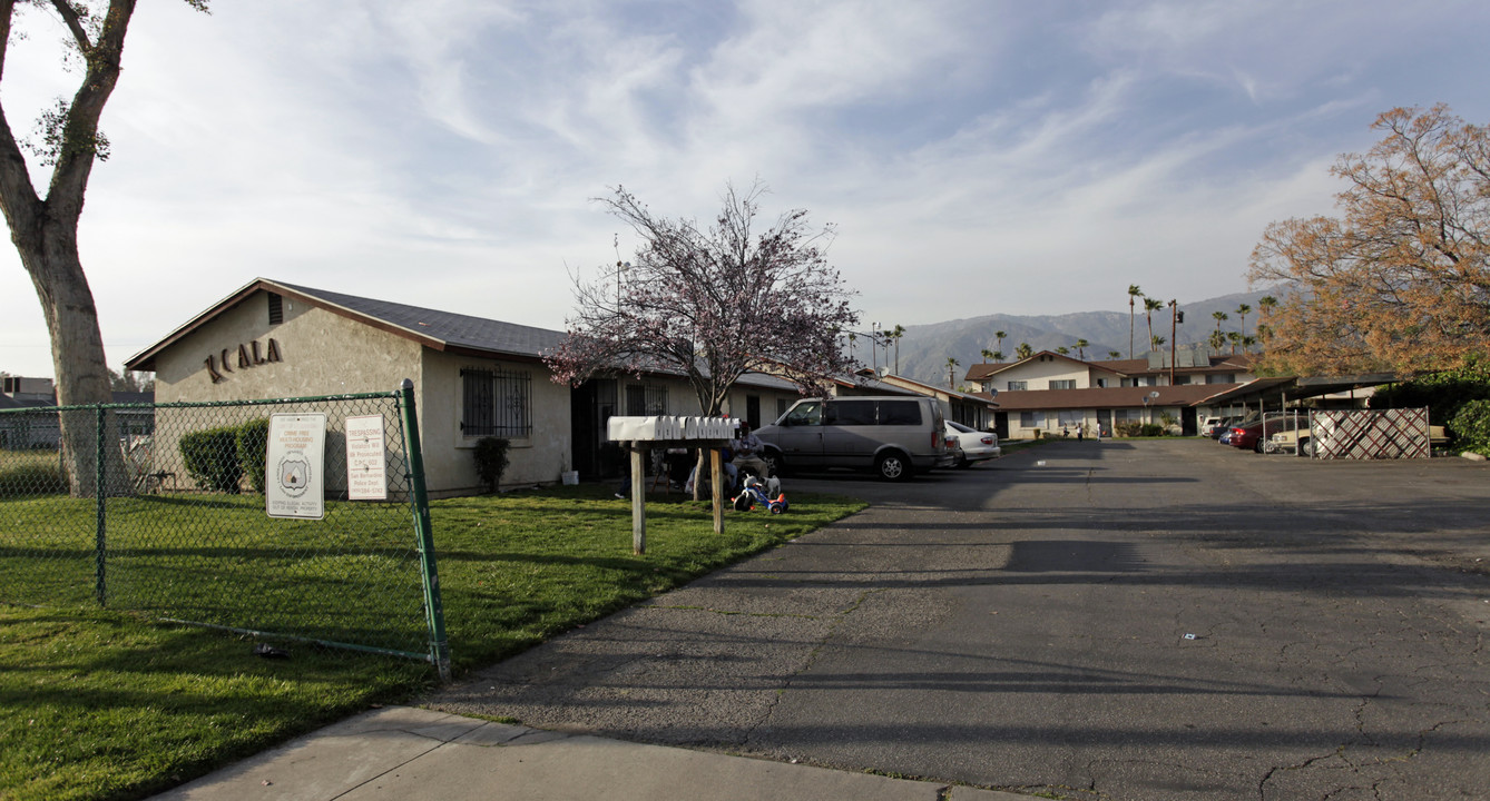 1564 Pumalo St in San Bernardino, CA - Foto de edificio