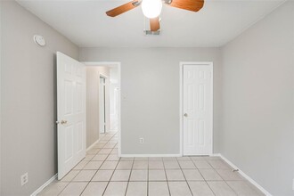 5503 Spring Meadow Rd in Austin, TX - Building Photo - Building Photo