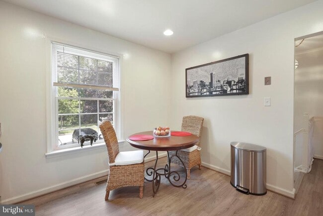 11 Donagh Ct in Timonium, MD - Building Photo - Building Photo