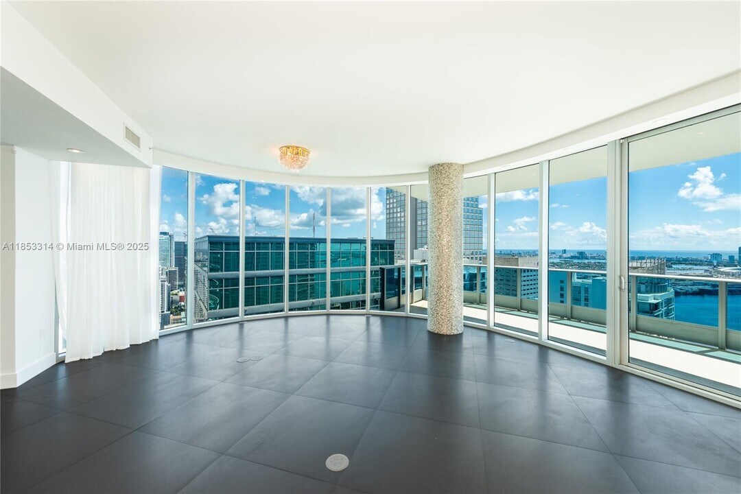 200 Biscayne Boulevard Way, Unit 5101 in Miami, FL - Building Photo