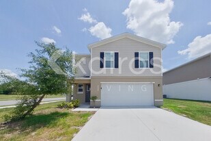 1701 Minnesota Rd in Sumterville, FL - Building Photo