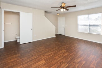 Springwood Townhomes in Tallahassee, FL - Foto de edificio - Interior Photo