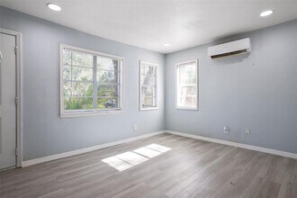 524 6th Ave NE in Largo, FL - Building Photo - Building Photo