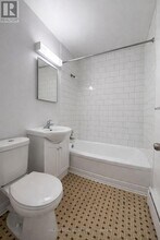 1725 Lawrence Ave E in Toronto, ON - Building Photo - Building Photo