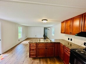 412 Clark Rd in Wilkesboro, NC - Building Photo - Building Photo