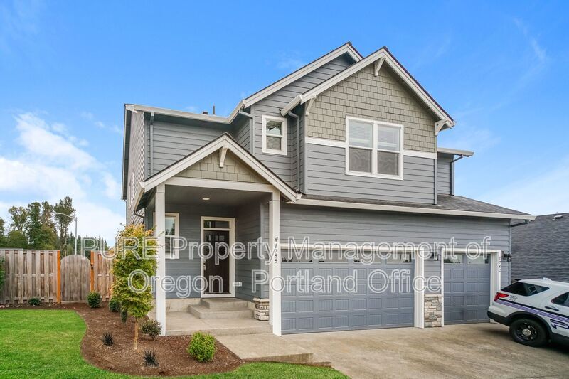 1788 NE Gilbert Ln in Estacada, OR - Building Photo