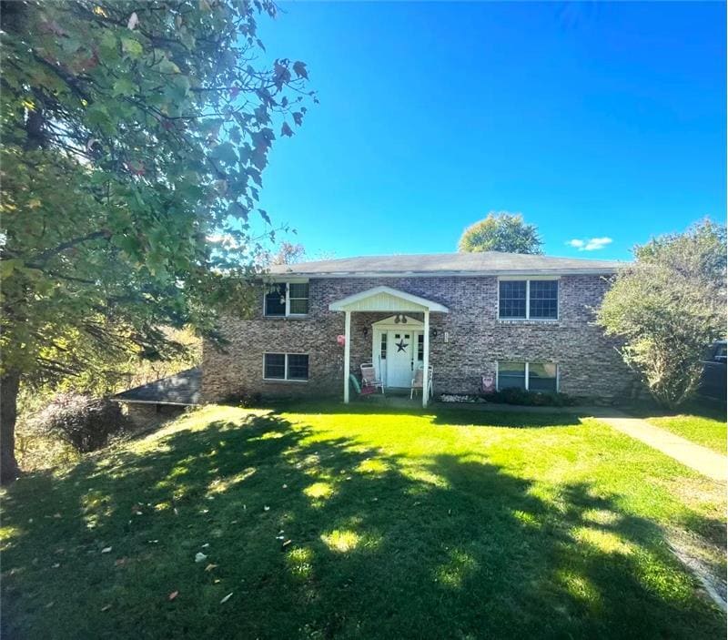 120 Luanne Dr in Weirton, WV - Building Photo