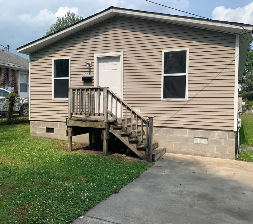 900 Cale St in Elizabeth City, NC - Building Photo