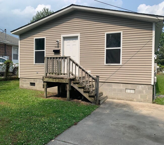 property at 900 Cale St