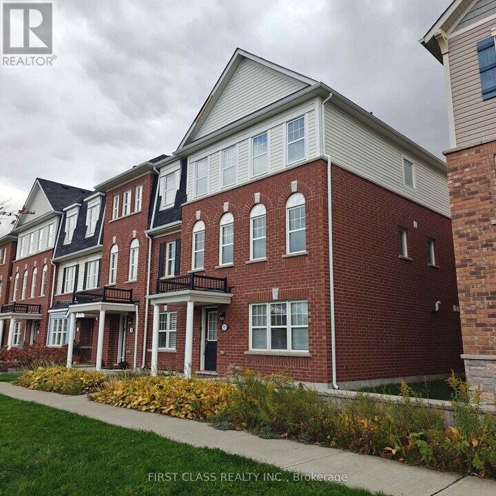 11 Tight Ct in Milton, ON - Building Photo