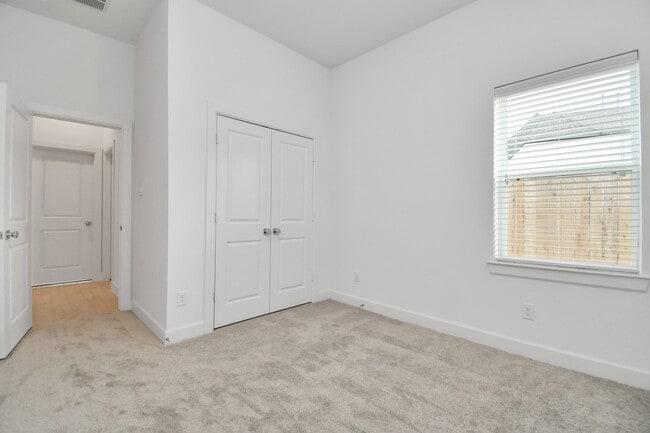 211 Amaranth Wy