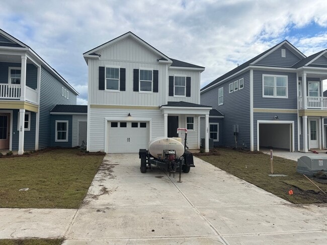 property at 102 Hawthorne Landing Dr