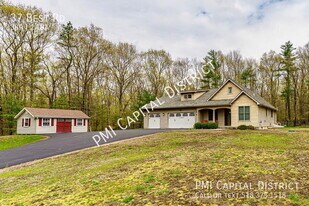 37 Best Rd in Nassau, NY - Building Photo