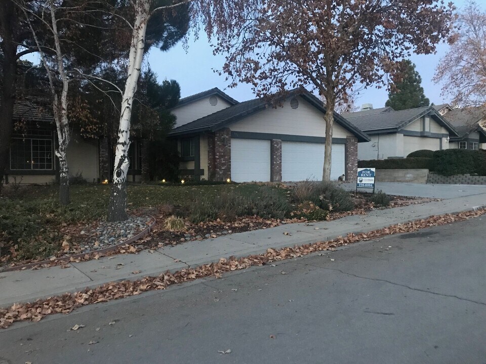 171 Edgewater Ln in Paso Robles, CA - Building Photo