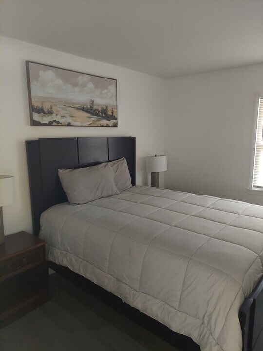 4010 Huntingreen Ln in Winston-Salem, NC - Building Photo