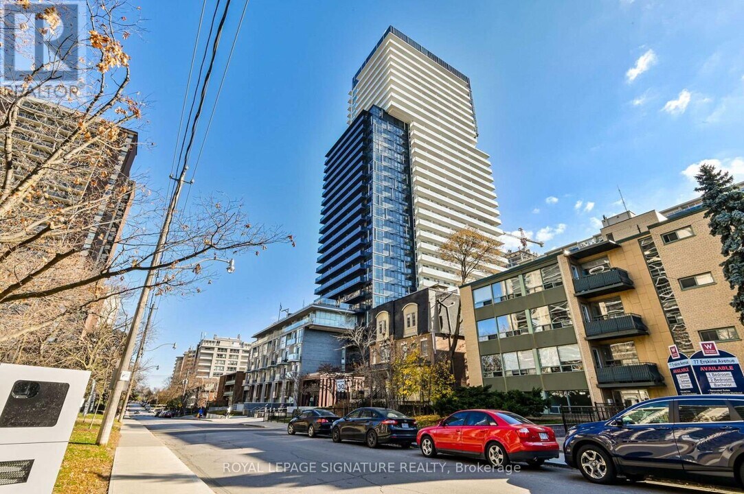 101 Erskine Ave in Toronto, ON - Building Photo