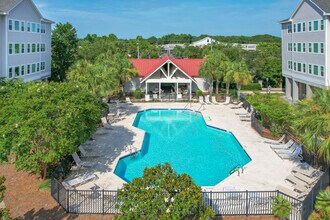 1984 Folly Rd in James Island, SC - Building Photo - Building Photo