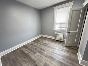128 Carrick Ave in Hamilton, ON - Building Photo - Building Photo