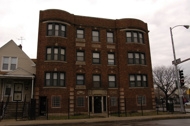 956-958 N Laramie Ave in Chicago, IL - Building Photo - Building Photo