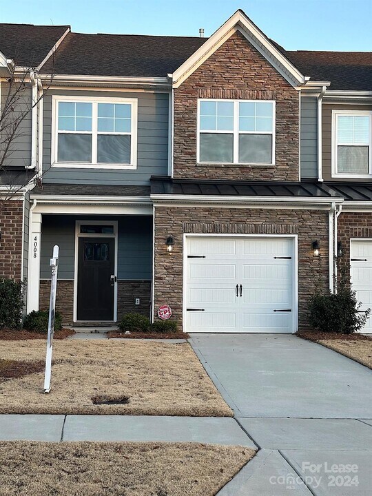 4008 Rothwood Ln in Harrisburg, NC - Building Photo