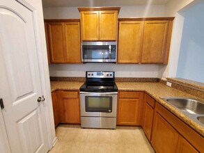 Room in Townhome on Maypearl Ln in Raleigh, NC - Foto de edificio - Building Photo