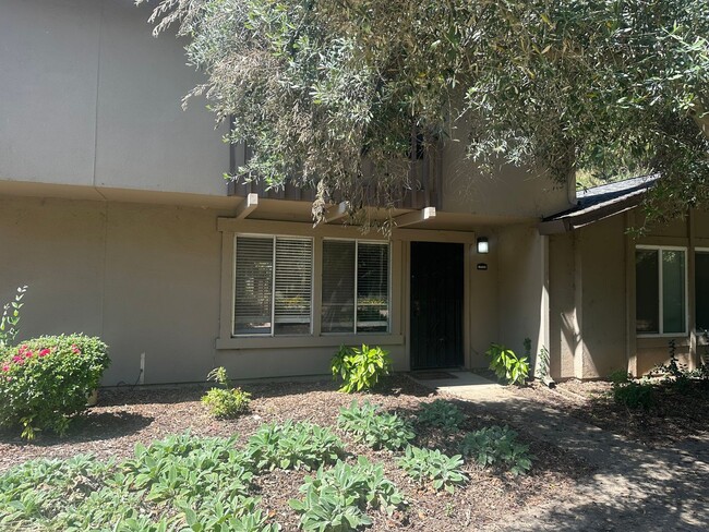 8609 La Riviera Dr