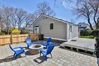 7 Christopher St in Newburyport, MA - Building Photo - Building Photo