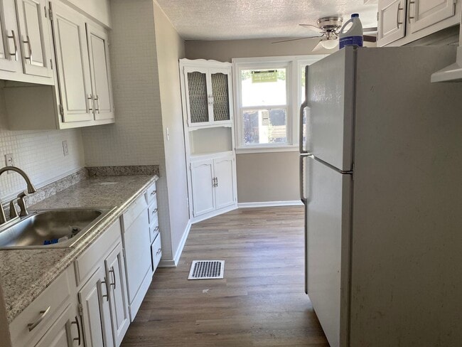 2460 S 11th St in Springfield, IL - Building Photo - Building Photo