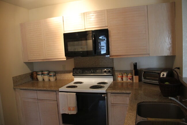 6979 Dublin Meadows St, Unit F in Dublin, CA - Building Photo - Building Photo