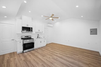 5135 Finehill Ave in Glendale, CA - Building Photo - Building Photo