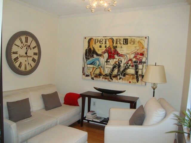 32 Grove St, Unit 7 in Boston, MA - Foto de edificio - Building Photo