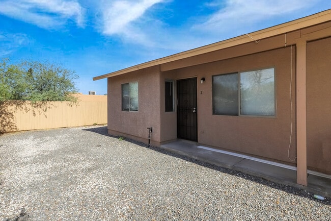 property at 2635 N Fontana Ave