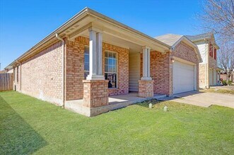 8420 Silverbell Ln in Fort Worth, TX - Building Photo - Building Photo