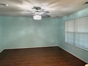 6826 N Olive St in Kansas City, MO - Building Photo - Building Photo