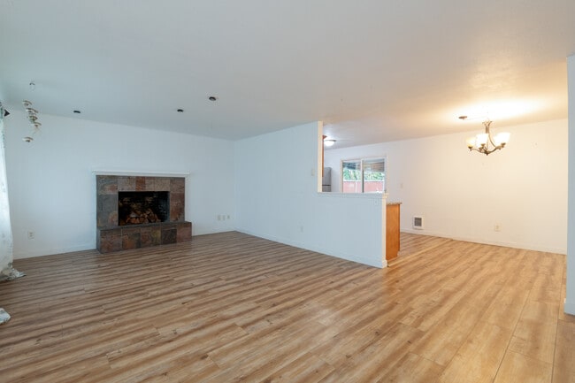 938 E 65th St in Tacoma, WA - Building Photo - Building Photo