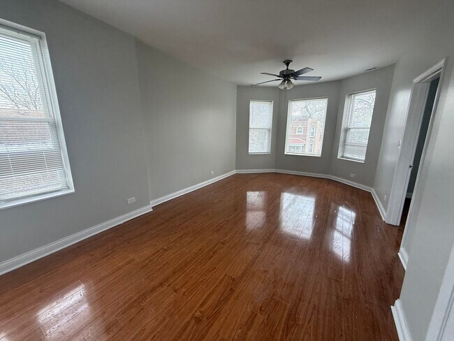 837 N Monticello Ave in Chicago, IL - Building Photo - Building Photo