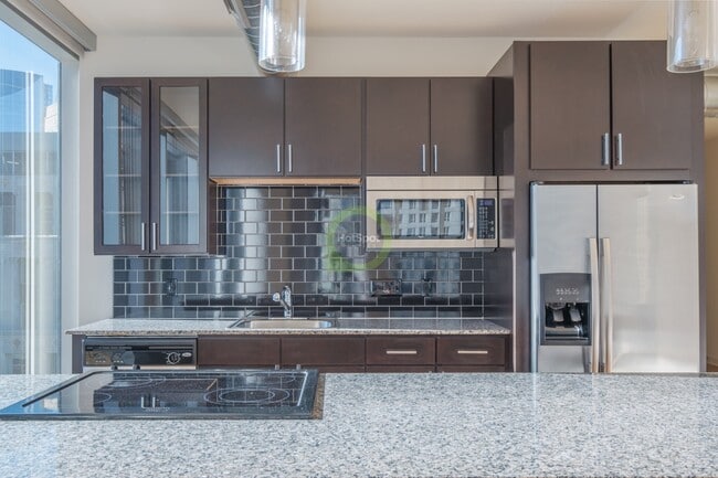 property at 179 W Kinzie St