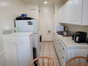 479 Landfair Ave in Los Angeles, CA - Building Photo - Building Photo