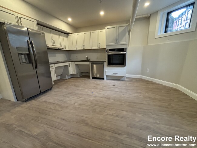 5 Ayr Rd, Unit C in Boston, MA - Foto de edificio - Building Photo