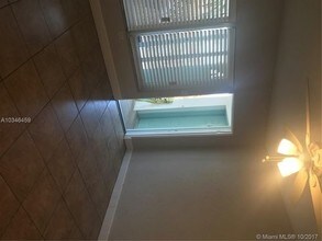 1980 Bay Dr in Miami Beach, FL - Building Photo - Building Photo