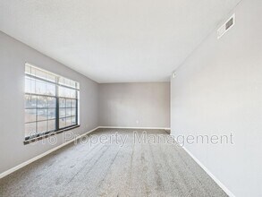 1020 NE Lindsay Ave in Lee's Summit, MO - Building Photo - Building Photo