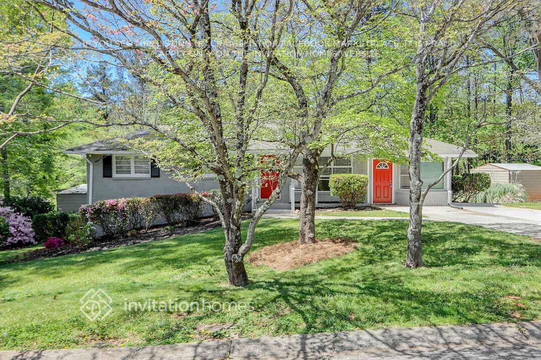 4378 Chelou Dr in Austell, GA - Foto de edificio