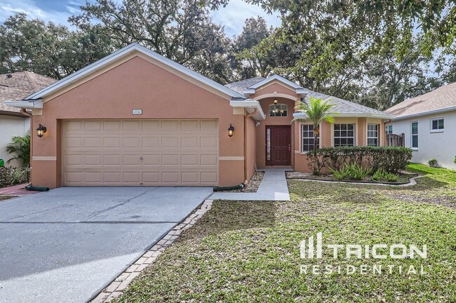 4718 Whispering Wind Ave in Tampa, FL - Building Photo - Building Photo