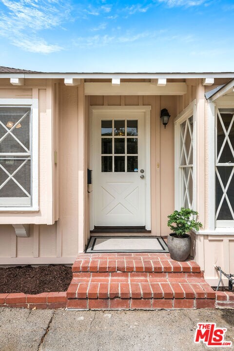 6629 Sunnyslope Ave in Los Angeles, CA - Building Photo - Building Photo