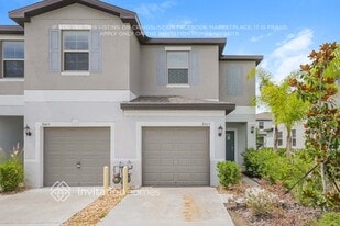 8469 Campus Woods Way in New Port Richey, FL - Building Photo