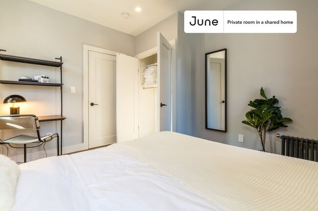 Room in Shared 4 bed/2 bath home in New York, NY - Building Photo - Building Photo