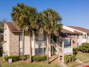 Willow Pond 55+ Active Living Community in Ormond Beach, FL - Building Photo - Building Photo